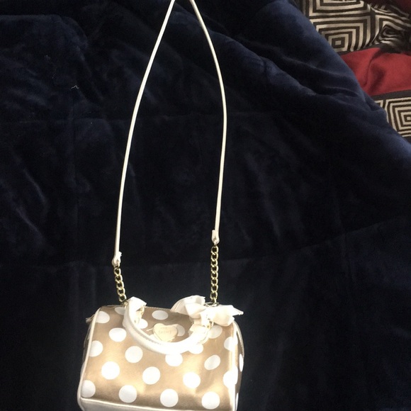 Purse - Picture 1 of 3